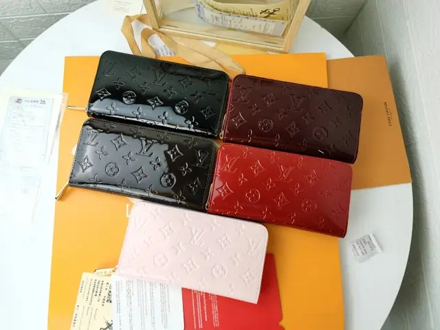 LV Wallet