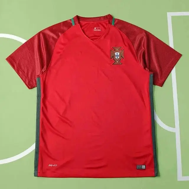 16 season Portugal home retro Fan version