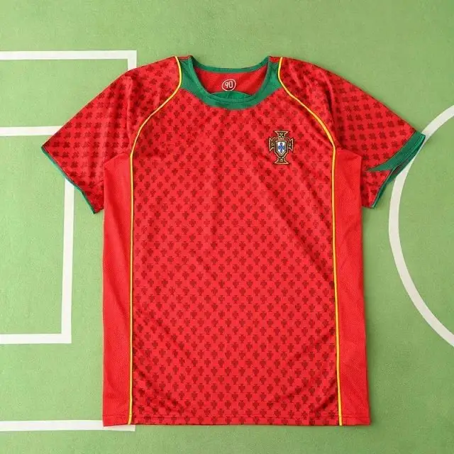 2004 season Portugal home retro Fan version