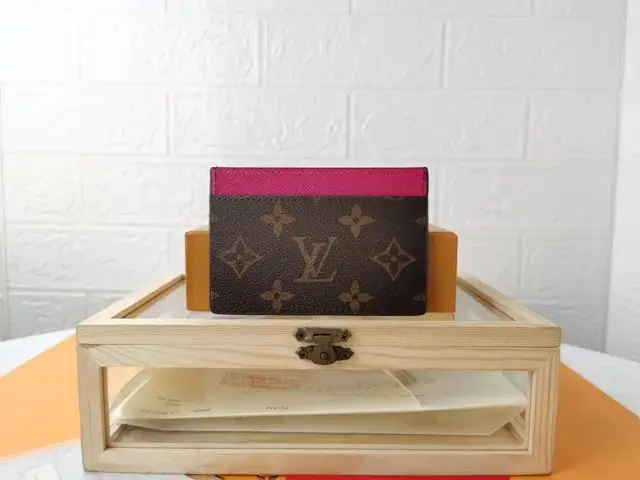 LV Wallet
