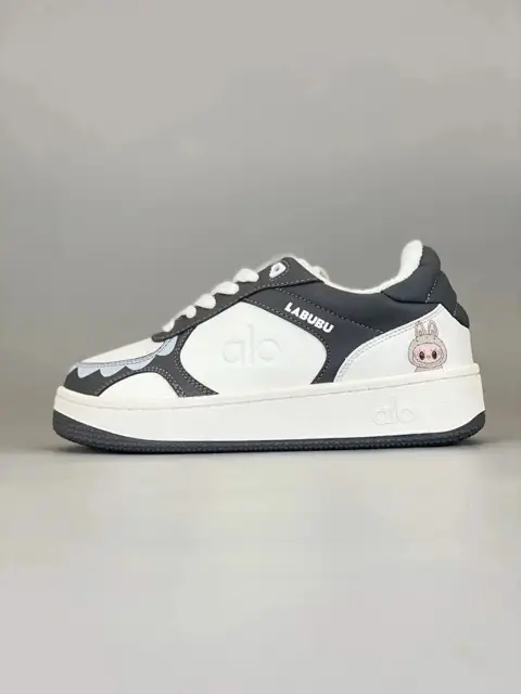 Alo Sneakers